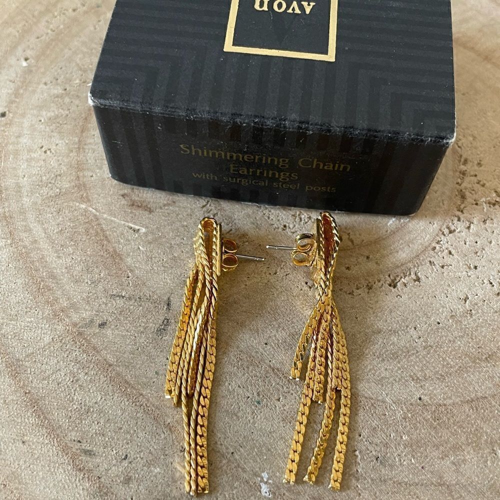 Avon Shimmering Chain Earrings - Picture 2 of 4
